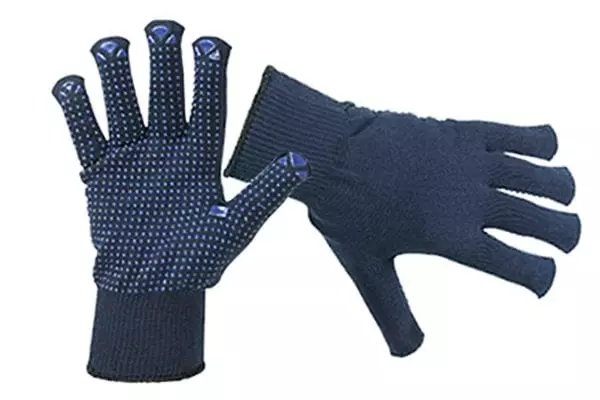 Pirštinės su pvc taškais