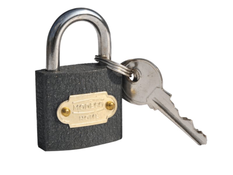 Pakabinamos spynos su užraktu